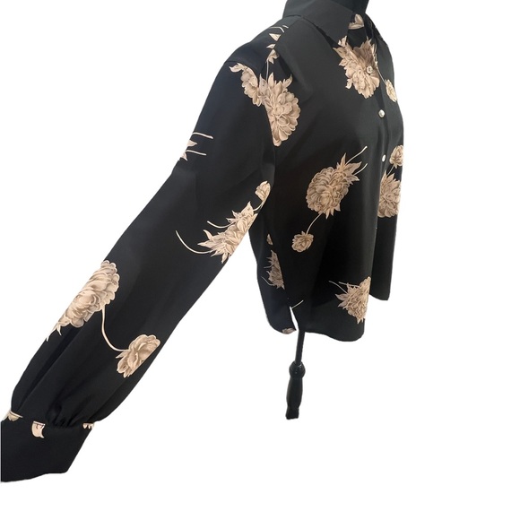 Liz Claiborne, SZ 12, Black/Beige Floral Print, Long Sleeve, Button Up. - Picture 8 of 9